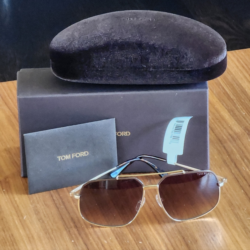 $390 Brand New 100% Auth Tom Ford Ronnie FT0439 Brown Gradient Sunglasses - Picture 9 of 16